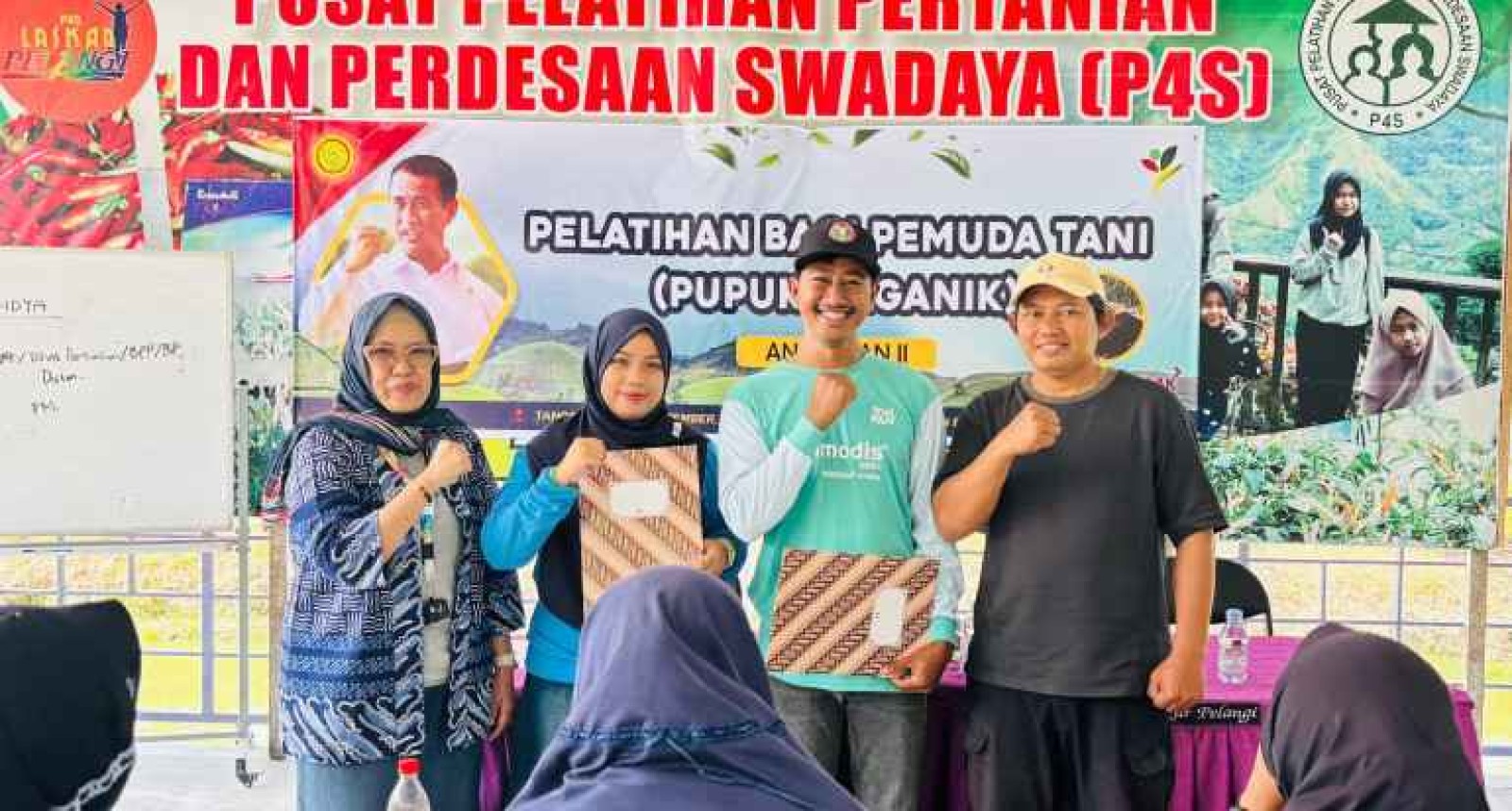 BBPP Batangkaluku Bekali Pemuda Tani Enrekang Pembuatan Pupuk Organik